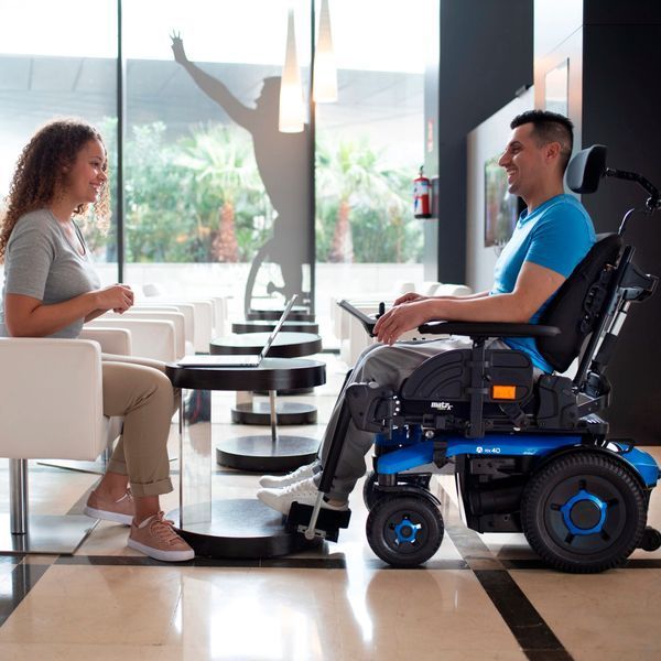 Крісло колісне з електроприводом Invacare AVIVA RX40 (AVIVA RX40-1794) 1794 фото