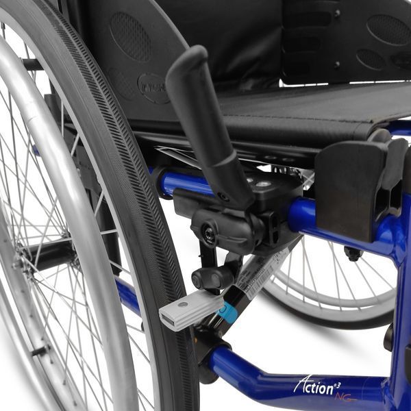 Середньоактивне крісло колісне Invacare Action 3 NG 2086 фото